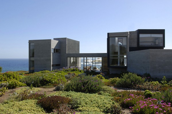 gorgeous-summer-house-with-beach-view-in-chile