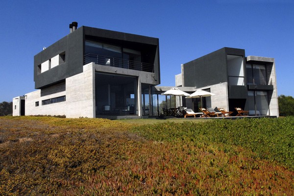 gorgeous-summer-house-with-beach-view-in-chile