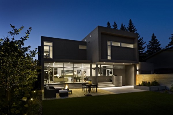 contemporary-house-in-canada