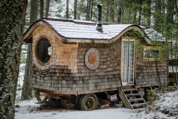 mini-home-in-the-woods