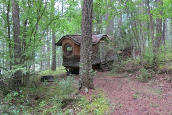 mini-home-in-the-woods