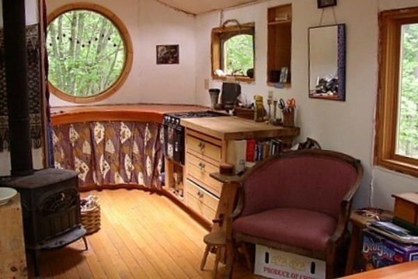 mini-home-in-the-woods