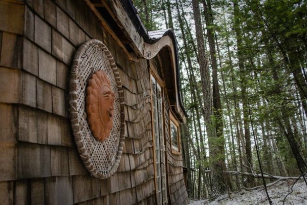 mini-home-in-the-woods