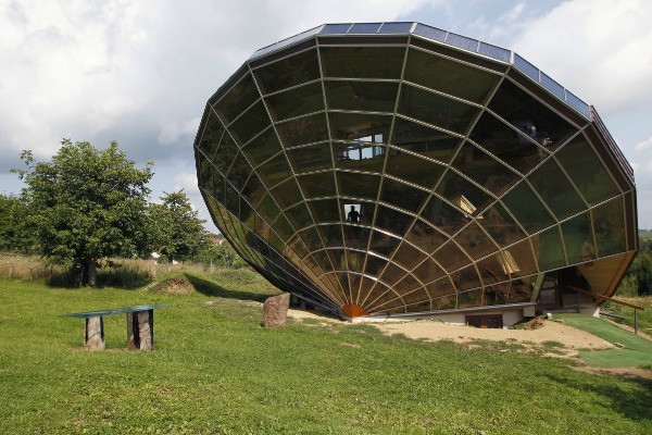 top-10-wacky-houses