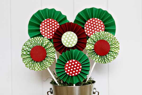decorate-your-living-room-into-the-holiday-spirit