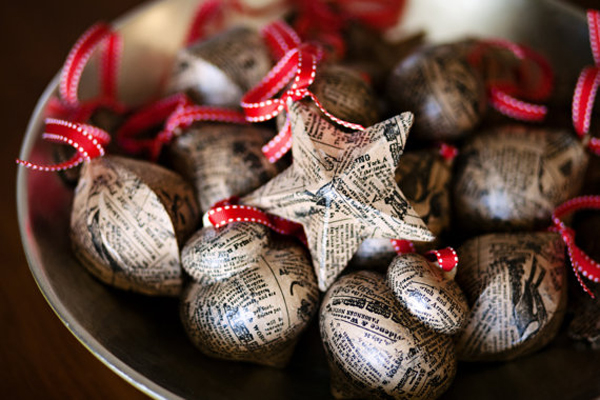 decorate-your-living-room-into-the-holiday-spirit