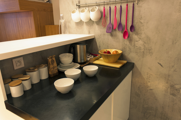 small-bachelor-apartment-with-a-very-practical-design