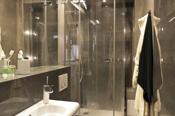 small-bachelor-apartment-with-a-very-practical-design
