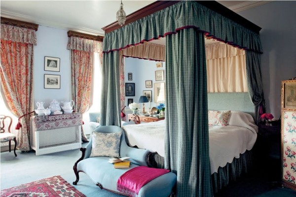 Dreamy Beds With Canopies, What Are The Curtains On A Canopy Bed Called
