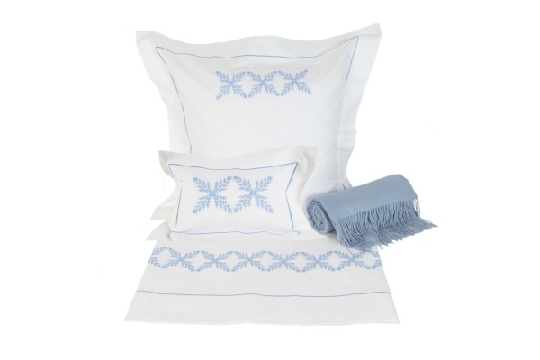noel-sophisticated-antique-lace