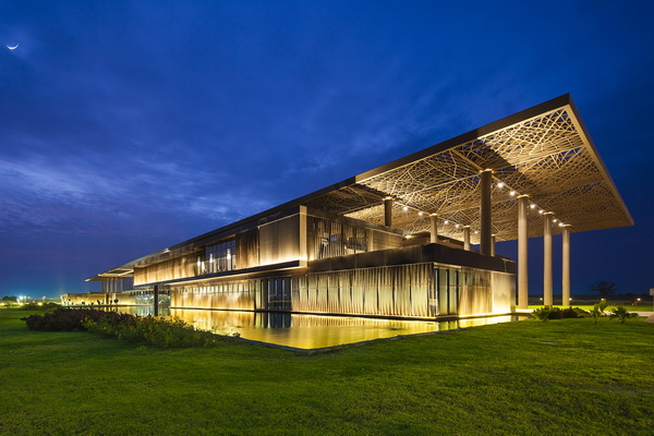 architectural-masterpiece-with-historical-meaning
