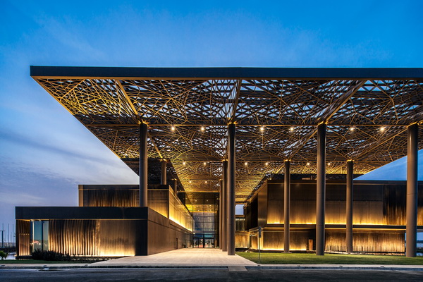 architectural-masterpiece-with-historical-meaning