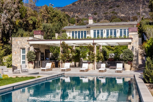 Irresistible villa in Malibu