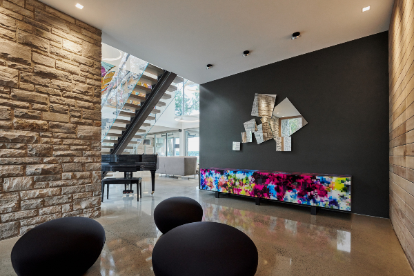 spectacular-lakeside-villa-in-montreal-with-bonaldo-details
