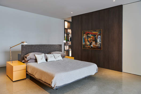 spectacular-lakeside-villa-in-montreal-with-bonaldo-details