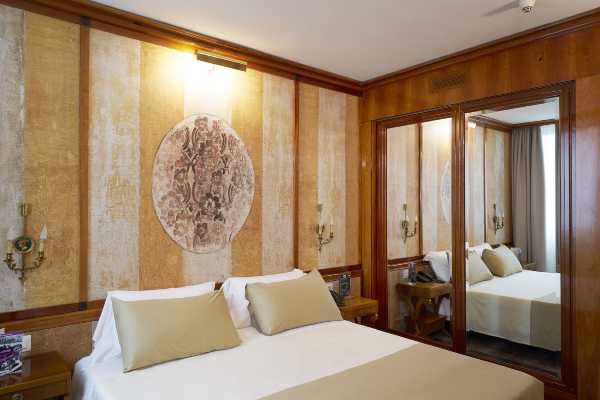 five-practical-ideas-for-visually-creating-bigger-bedrooms