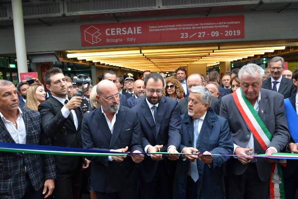 we-visited-cersaie-the-international-exhibition-of-ceramics-and-bathroom-equipment