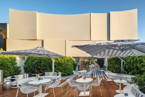 how-poggesi-arranged-the-garden-of-dior-cafe
