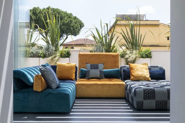 magnificent-roman-penthouse-among-the-trees