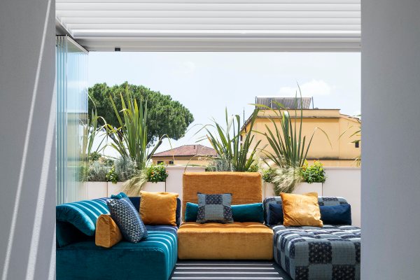 magnificent-roman-penthouse-among-the-trees
