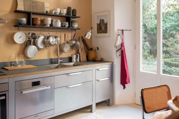 as-simple-as-a-modular-stainless-steel-kitchen