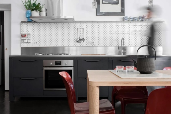 as-simple-as-a-modular-stainless-steel-kitchen