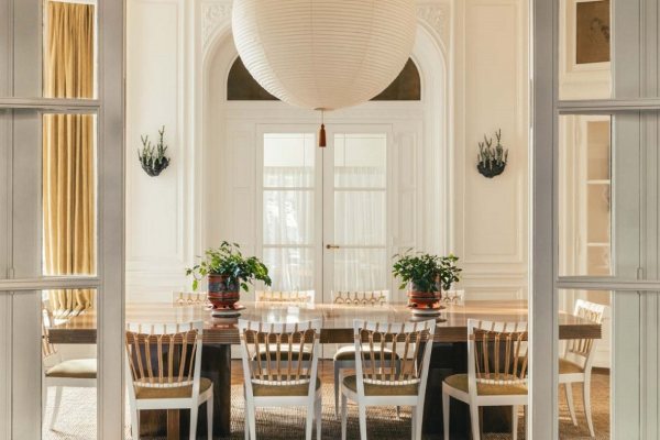 Want to renovate your dining room? Follow these trends!
